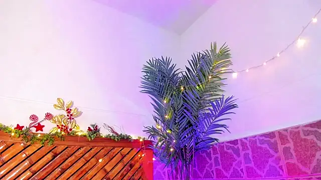 Snapshot of kimberly_Gonzalez1 chatting on 12-18-24, 06:43 kimberly Gonzalez1 online show from 12-18-24, 06:43