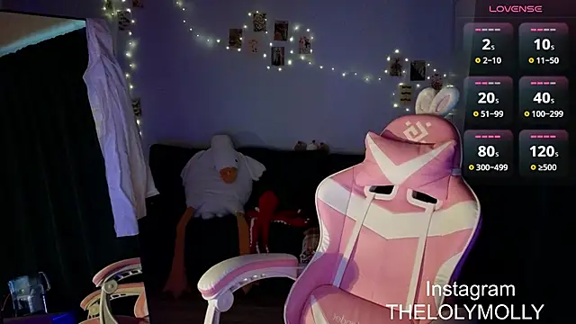 Snapshot of LolyMolli chatting on 02-07-25, 02:15 LolyMolli online show from 02-07-25, 02:15