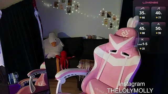 Snapshot of LolyMolli chatting on 02-19-25, 08:20 LolyMolli online show from 02-19-25, 08:20