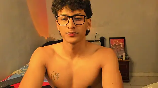 Snapshot of Ivano_joness chatting on 12-10-24, 05:28 Ivano joness online show from 12-10-24, 05:28