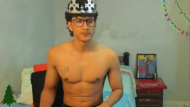 Snapshot of Ivano_joness chatting on 12-16-24, 09:35 Ivano joness online show from 12-16-24, 09:35