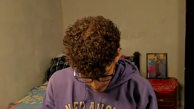 Snapshot of Ivano_joness chatting on 01-08-25, 11:09 Ivano joness online show from 01-08-25, 11:09