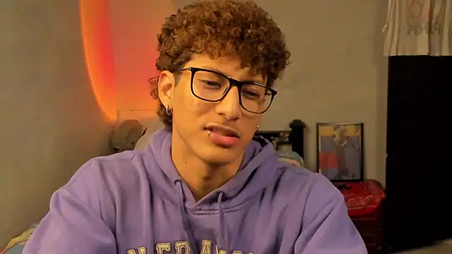 Snapshot of Ivano_joness chatting on 01-10-25, 08:07 Ivano joness online show from 01-10-25, 08:07