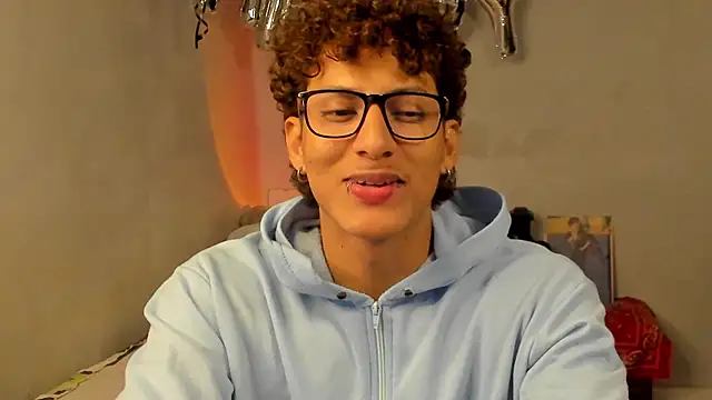 Snapshot of Ivano_joness chatting on 01-24-25, 06:14 Ivano joness online show from 01-24-25, 06:14