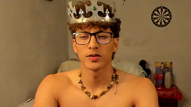 Snapshot of Ivano_joness chatting on 01-30-25, 06:24 Ivano joness online show from 01-30-25, 06:24