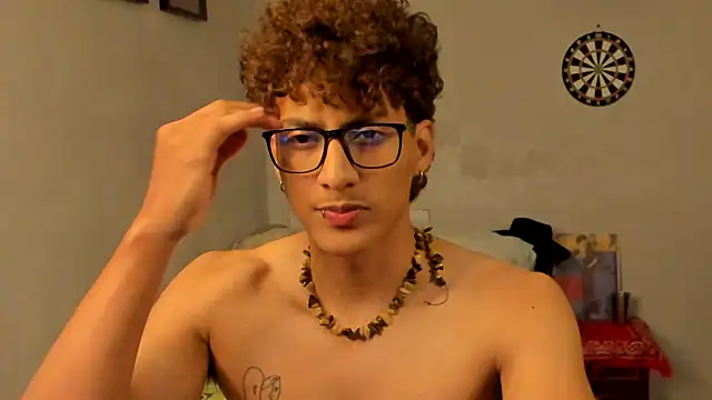 Snapshot of Ivano_joness chatting on 02-07-25, 09:26 Ivano joness online show from 02-07-25, 09:26