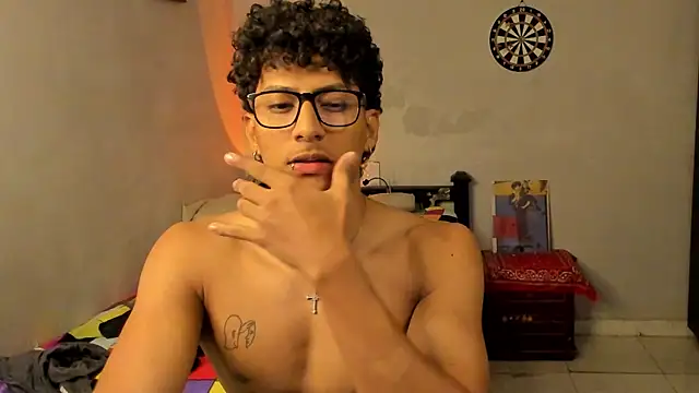 Snapshot of Ivano_joness chatting on 02-24-25, 09:10 Ivano joness online show from 02-24-25, 09:10