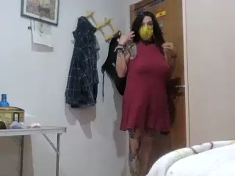 Snapshot of Kamaleonix chatting on 12-30-24, 03:36 Kamaleonix online show from 12-30-24, 03:36