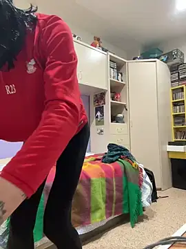 Snapshot of Kamaleonix chatting on 02-04-25, 10:34 Kamaleonix online show from 02-04-25, 10:34