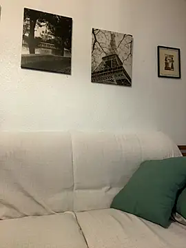 Snapshot of Kamaleonix chatting on 03-02-25, 01:36 Kamaleonix online show from 03-02-25, 01:36