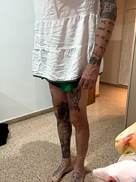 Snapshot of Kamaleonix chatting on 09-13-25, 07:13 Kamaleonix online show from 09-13-25, 07:13