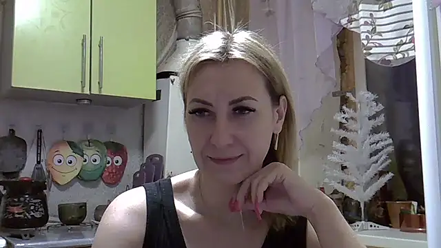 Snapshot of AshleyXHoney chatting on 12-29-24, 04:59 AshleyXHoney online show from 12-29-24, 04:59