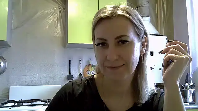 Snapshot of AshleyXHoney chatting on 01-14-25, 09:35 AshleyXHoney online show from 01-14-25, 09:35