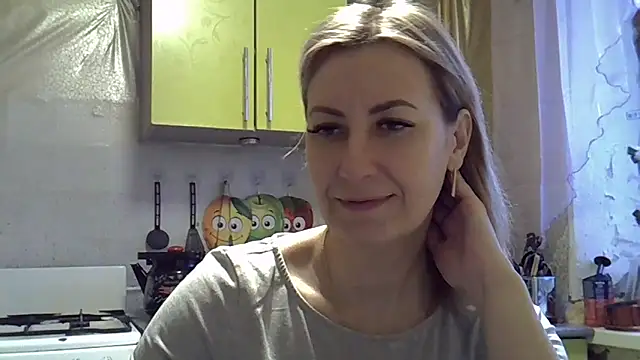Snapshot of AshleyXHoney chatting on 01-17-25, 06:04 AshleyXHoney online show from 01-17-25, 06:04