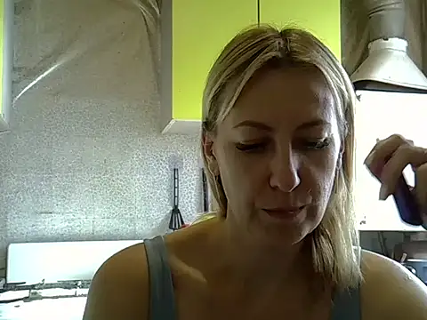 Snapshot of AshleyXHoney chatting on 09-09-25, 06:35 AshleyXHoney online show from 09-09-25, 06:35