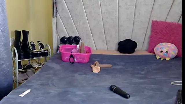 Kyla may online show from 01-15-25, 04:00
