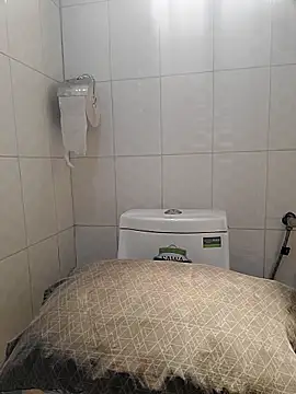 julietunderwoood online show from 10-31-25, 11:22