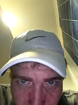 Snapshot of SONLUKE29 chatting on 03-13-25, 04:49 SONLUKE29 online show from 03-13-25, 04:49