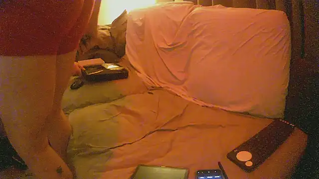 Snapshot of SONLUKE29 chatting on 10-31-25, 02:51 SONLUKE29 online show from 10-31-25, 02:51