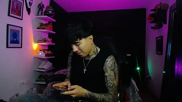 jung dragon online show from 11-19-25, 04:56