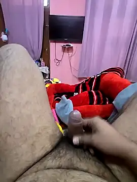 Snapshot of Loveboycurvy chatting on 12-20-24, 02:41 Loveboycurvy online show from 12-20-24, 02:41