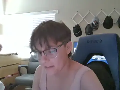 KaliSnow199623 online show from 01-07-25, 09:46