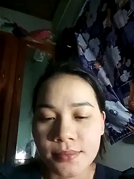 Ngoc-Trinh online show from 01-05-25, 04:06