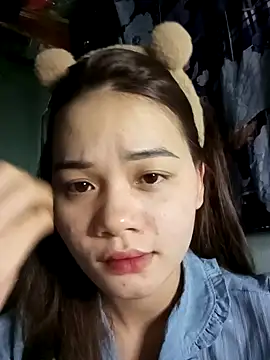 Ngoc-Trinh online show from 01-19-25, 04:14