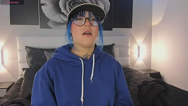 sofi bakerr online show from 11-03-25, 11:33