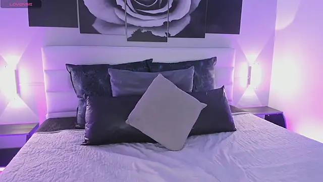 sofi bakerr online show from 12-22-25, 11:40