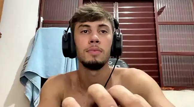 Snapshot of 1Hanz chatting on 02-28-25, 05:48 1Hanz online show from 02-28-25, 05:48