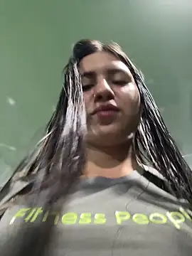 Snapshot of VAL_PRINCESS chatting on 12-18-24, 12:10 VAL PRINCESS online show from 12-18-24, 12:10