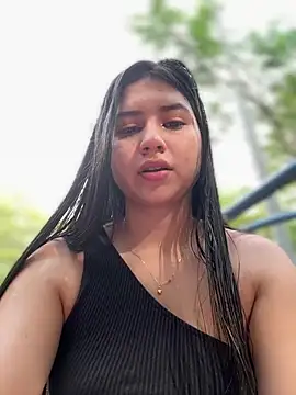 Snapshot of VAL_PRINCESS chatting on 12-20-24, 08:45 VAL PRINCESS online show from 12-20-24, 08:45