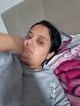 sarahhh1987 online show from 04-12-26, 06:13