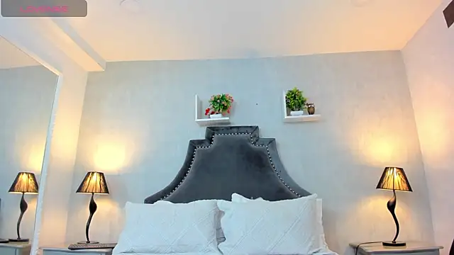 AnntoniaWood online show from 12-12-24, 12:44