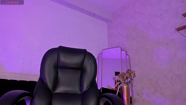 ViolettHansson online show from 10-09-25, 07:23