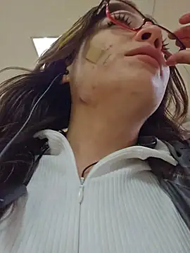 Snapshot of mmmVirginia chatting on 10-24-25, 06:59 mmmVirginia online show from 10-24-25, 06:59