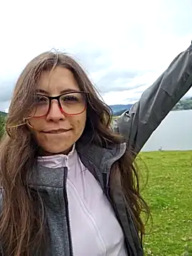 Snapshot of mmmVirginia chatting on 10-29-25, 03:14 mmmVirginia online show from 10-29-25, 03:14