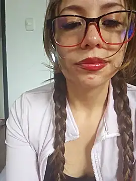 Snapshot of mmmVirginia chatting on 11-21-25, 05:22 mmmVirginia online show from 11-21-25, 05:22