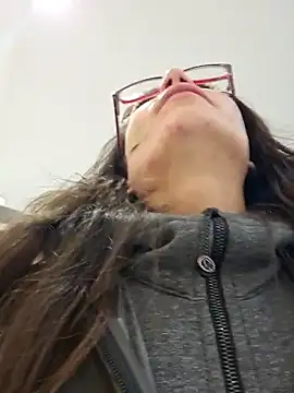 Snapshot of mmmVirginia chatting on 11-28-25, 07:16 mmmVirginia online show from 11-28-25, 07:16