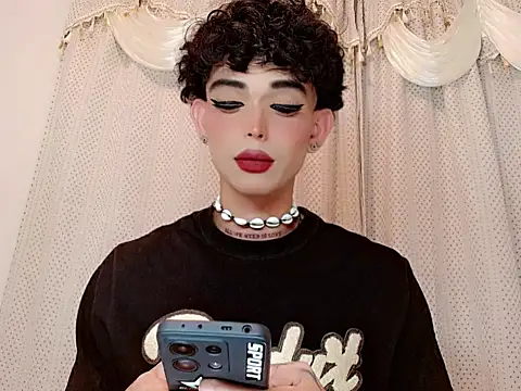 Marian LV online show from 12-18-25, 05:24