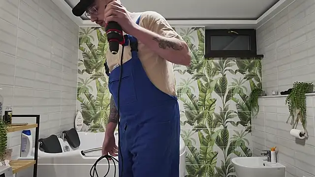 Snapshot of ValeriaGrey chatting on 11-12-25, 04:40 ValeriaGrey online show from 11-12-25, 04:40