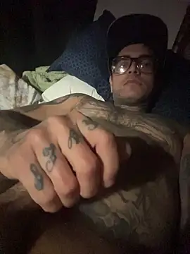 Snapshot of ILLUM1NATE chatting on 10-20-25, 09:15 ILLUM1NATE online show from 10-20-25, 09:15