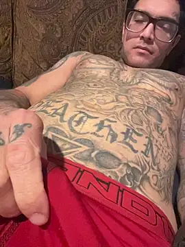 Snapshot of ILLUM1NATE chatting on 10-22-25, 10:04 ILLUM1NATE online show from 10-22-25, 10:04