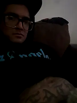 Snapshot of ILLUM1NATE chatting on 11-04-25, 05:23 ILLUM1NATE online show from 11-04-25, 05:23