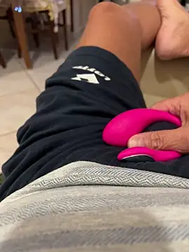 Snapshot of Teloficco chatting on 10-01-25, 11:22 Teloficco online show from 10-01-25, 11:22