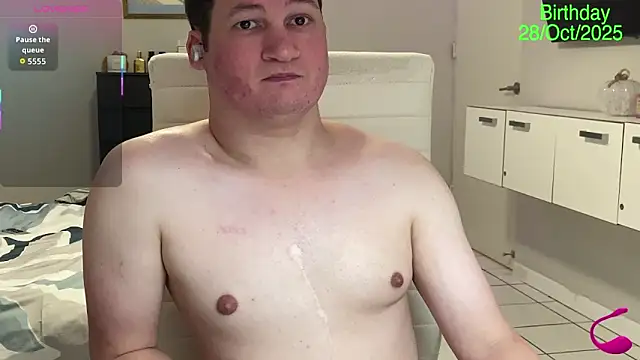 Snapshot of Lorenzo_hernandez chatting on 10-18-25, 10:32 Lorenzo hernandez online show from 10-18-25, 10:32