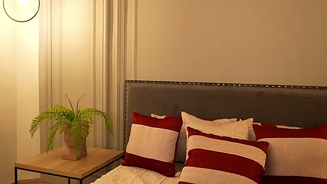 IrisBaker online show from 10-21-25, 09:26