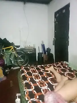 Snapshot of Mrdetonador chatting on 11-25-25, 06:57 Mrdetonador online show from 11-25-25, 06:57