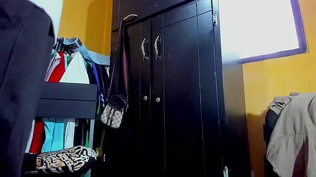 Snapshot of smoker445 chatting on 02-22-26, 09:13 smoker445 online show from 02-22-26, 09:13